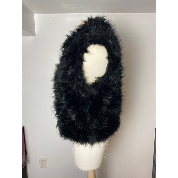 Forever 21 Black Faux Fur 2 clasp Vest Women's Size L - Picture 2 of 12